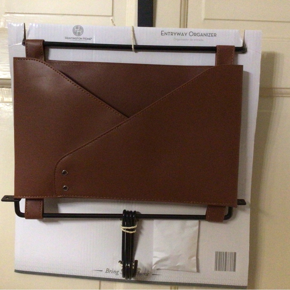Brown Envelope Shape Entryway Organizer